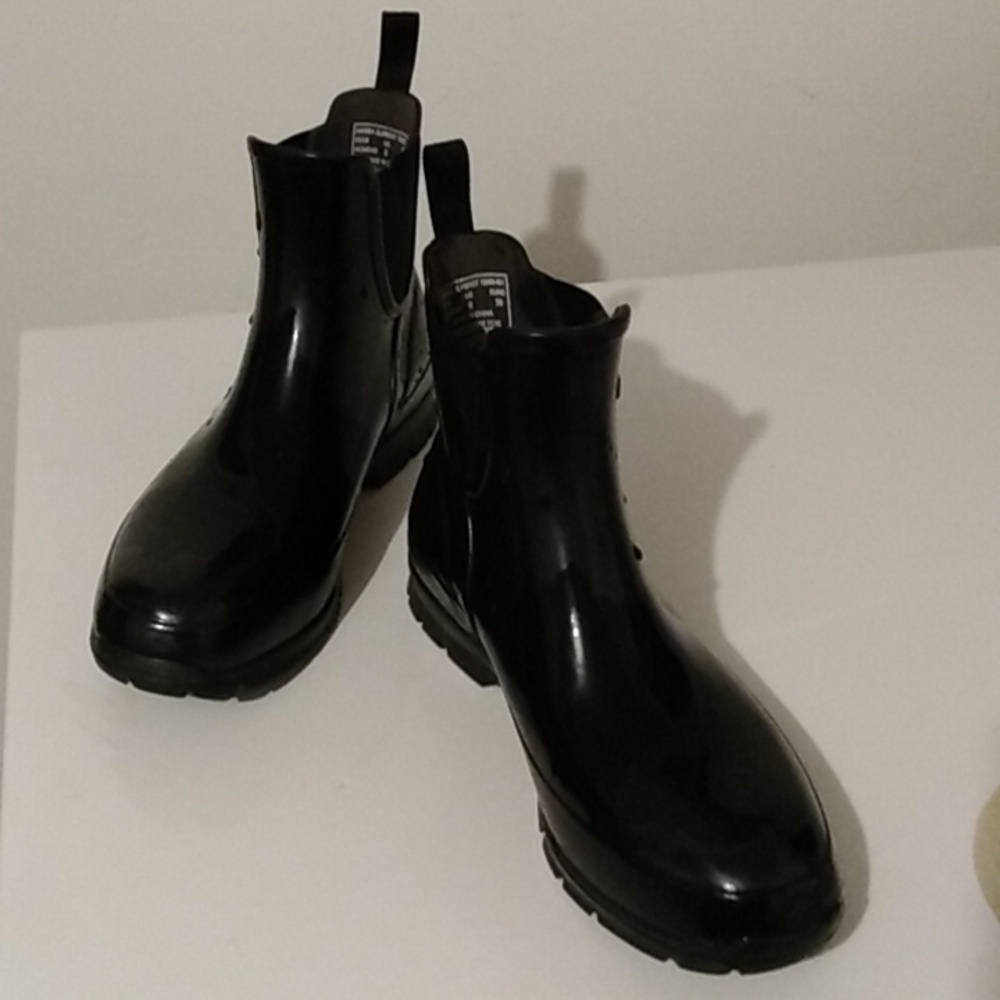 Black Bogs Chelsea Rain Booties